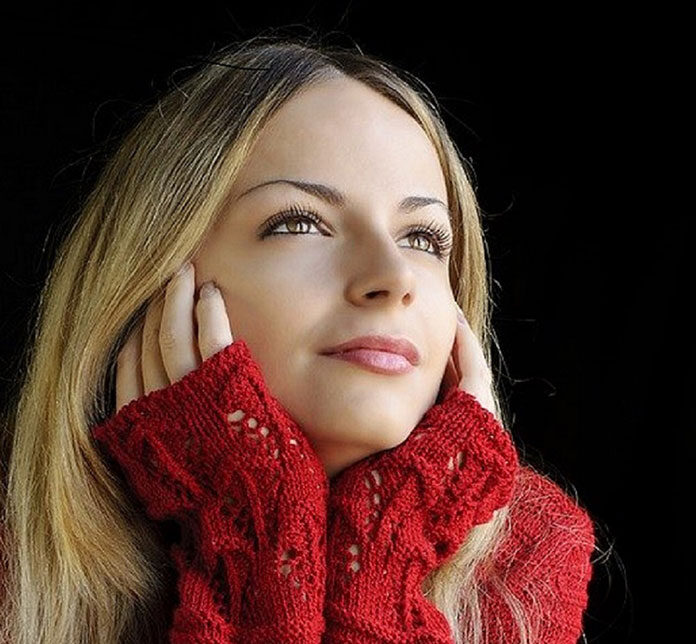 Biżuteria ręcznie robiona dodatkiem do stylizacji ze swetrem