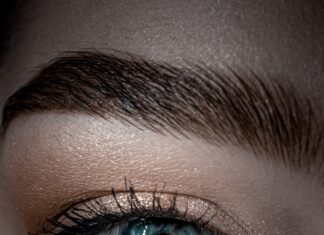 4. Jakie kosmetyki stosować do pielęgnacji rzęs naturalnych? - Ranking najlepszych produktów.