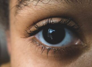 Jakie choroby i problemy zdrowotne mogą wpływać na kondycję rzęs? – Przyczyny i sposoby leczenia. 10. Jakie choroby i problemy zdrowotne mogą wpływać na kondycję rzęs? - Przyczyny i sposoby leczenia.