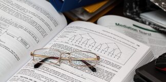 Jak ładować latarkę akumulatorowa?