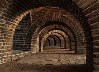 Z jaką prędkością leci strzała z łuku? Z jaką prędkością leci strzała z łuku?