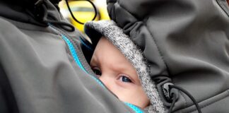 Czy kurtkę skórzaną się zapina?