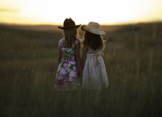 Jaką długość sukienki wyszczupla?