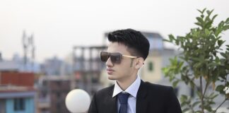 Jaka bluzka do damskiego garnituru?